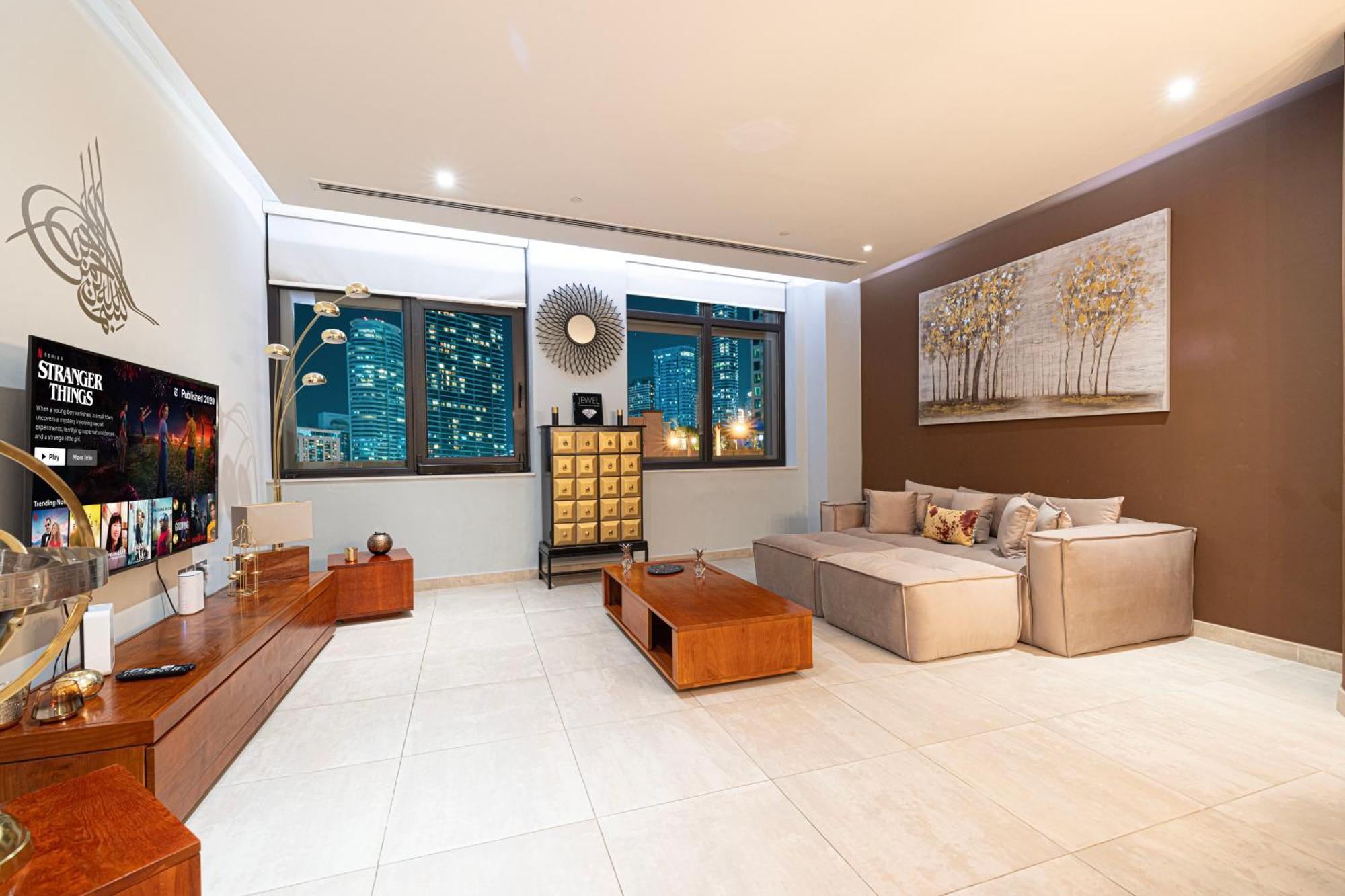 Koyo In The Heart Of Jbr - 3bdr Appartamento